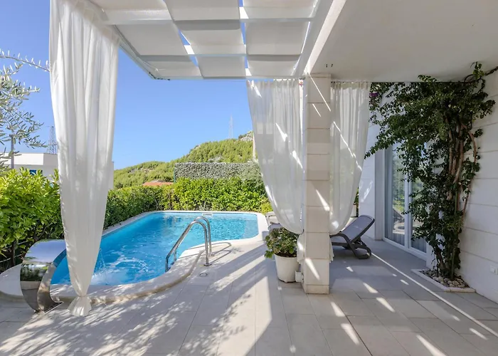 Luka Вилла Макарска