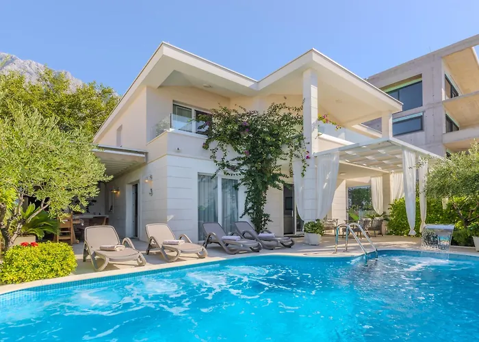 Luka Вилла Макарска