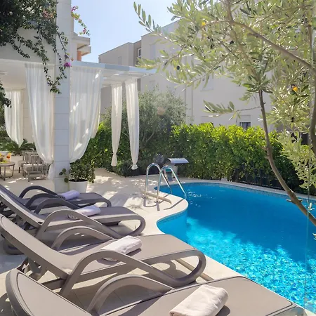 Luka * マカルスカ